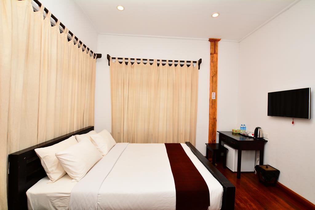The Manor Hotel Nyaung Shwe Exterior foto
