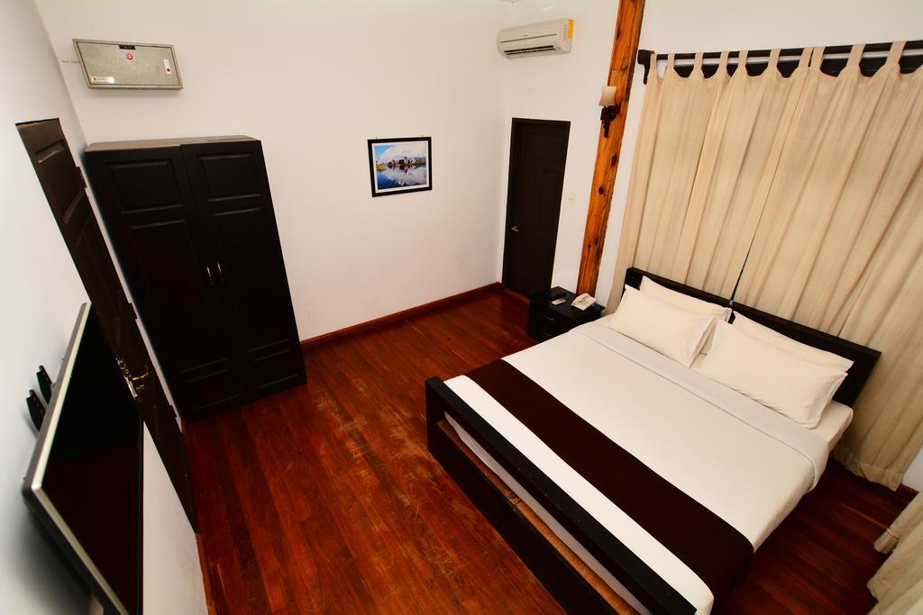 The Manor Hotel Nyaung Shwe Exterior foto