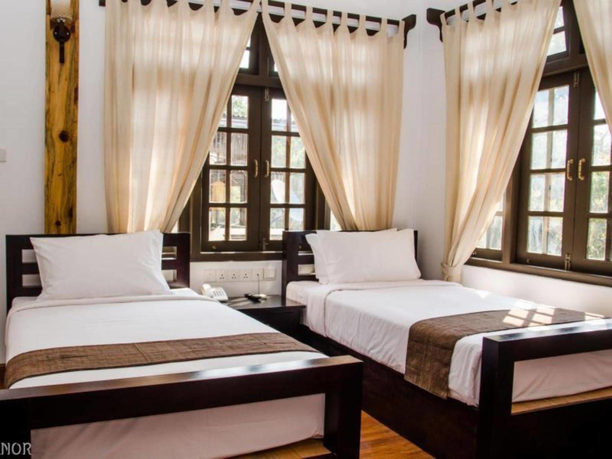 The Manor Hotel Nyaung Shwe Exterior foto
